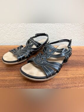Yuu women’s 8.5 Marie black sandals